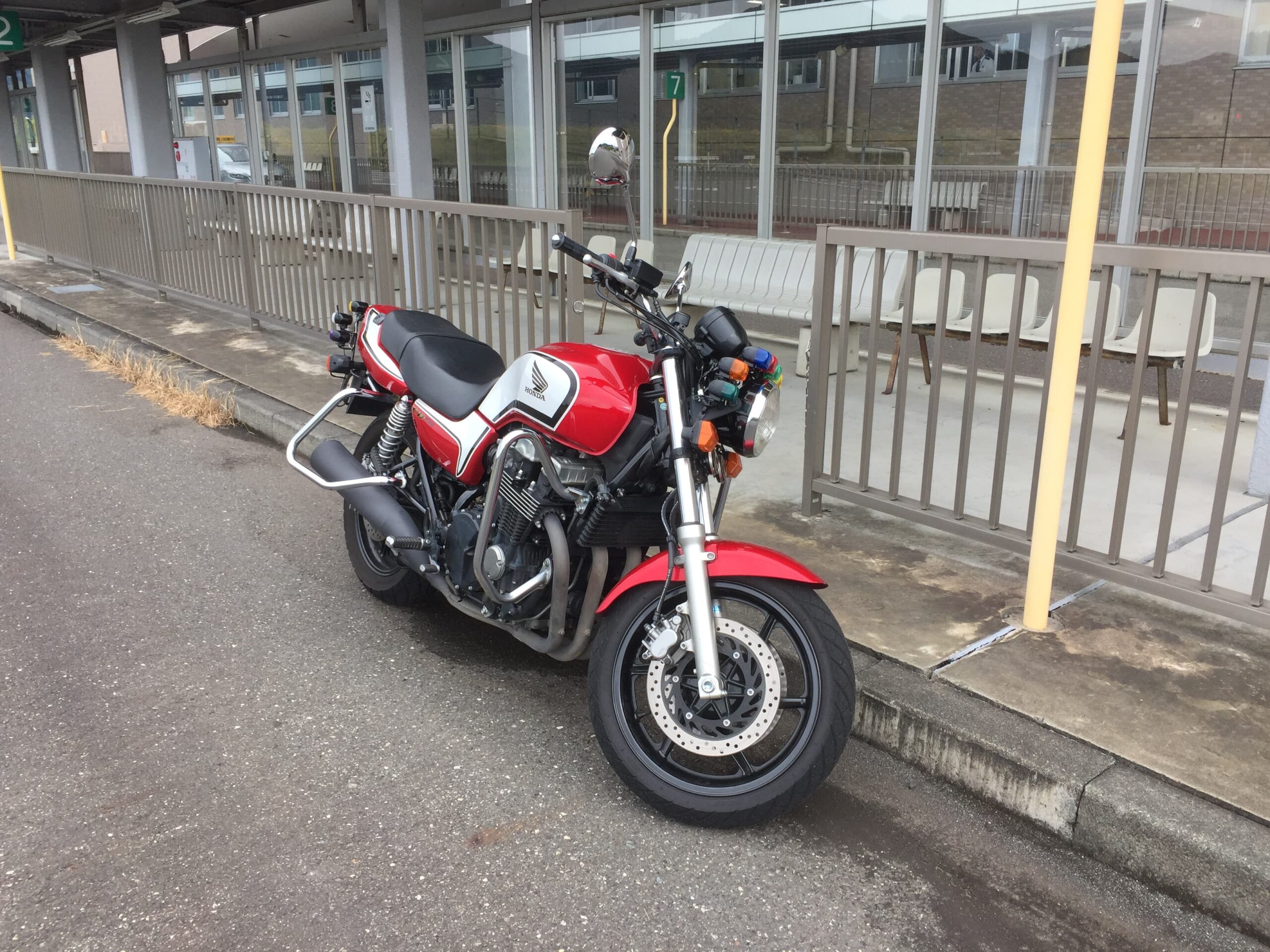 【中古】 二輪免許技能試験完全合格 減点方式による実戦ポイント/西東社/日本自動車文化協会 71+TvfGK11L._UF350,350_QL50_.jpg